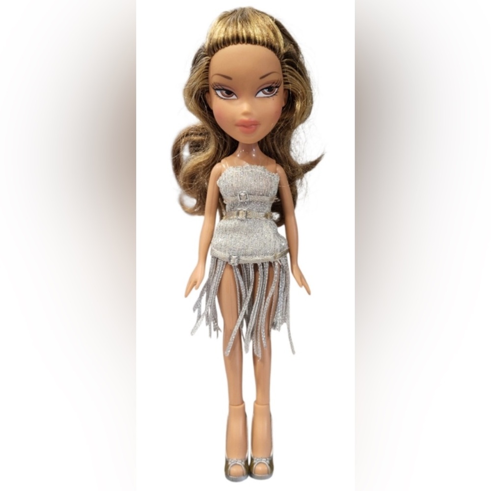 BRATZ - Makeup Magic Yasmin Doll in Silver Fringe Dress - 2001
